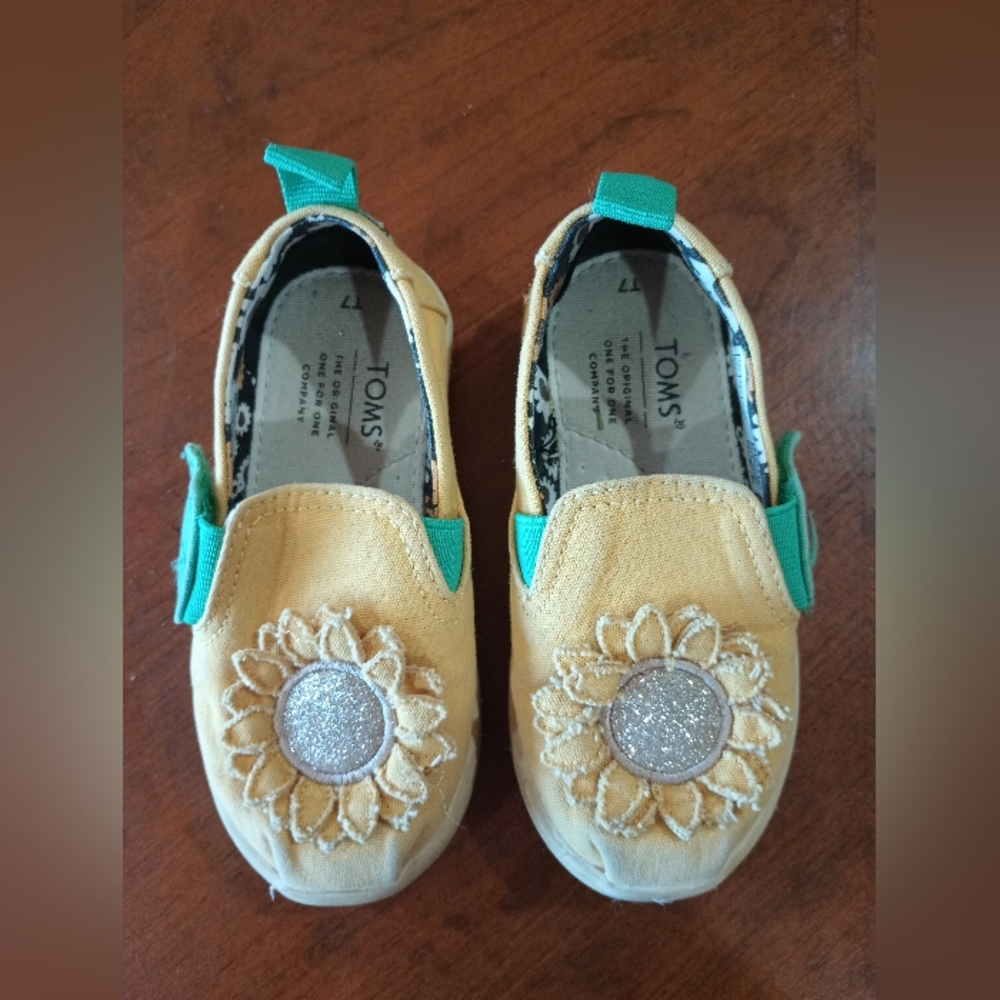 Toms Yellow Sunflower Toddler Size 7